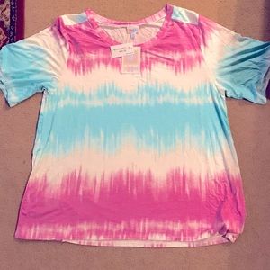 Brand New with Tags Lularoe Boyfriend Tee Cute Tie Dye